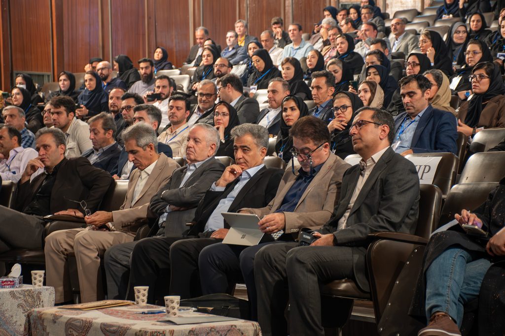 حضور داتا در دومین کنفرانس ملی حکمرانی داده و هوش مصنوعی دانشگاه تهران