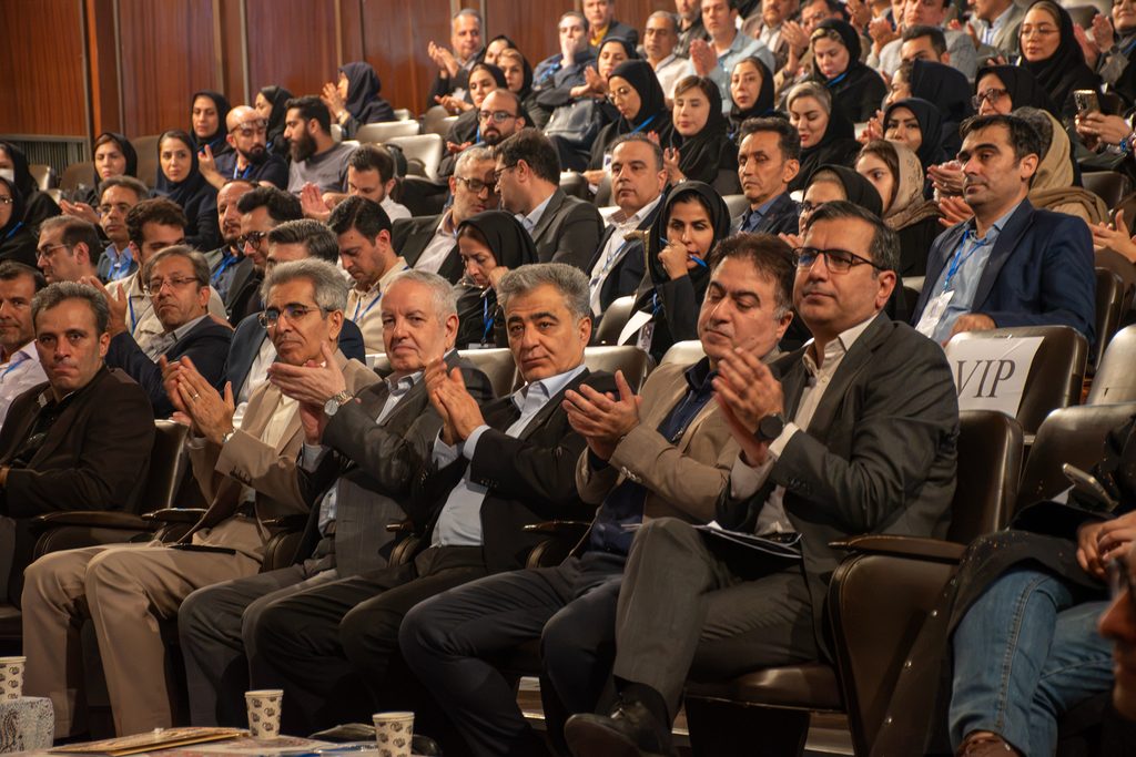 حضور داتا در دومین کنفرانس ملی حکمرانی داده و هوش مصنوعی دانشگاه تهران